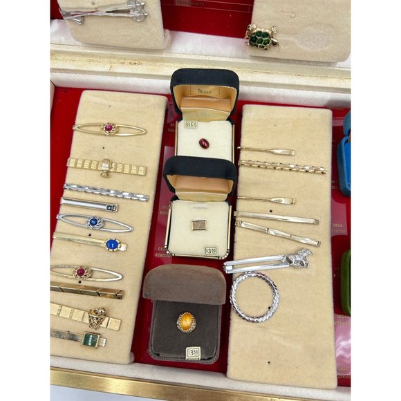 Vintage SWANK Men Accessories Collection Salesman Case 31 Pieces New Old Stock - Picture 4 of 15